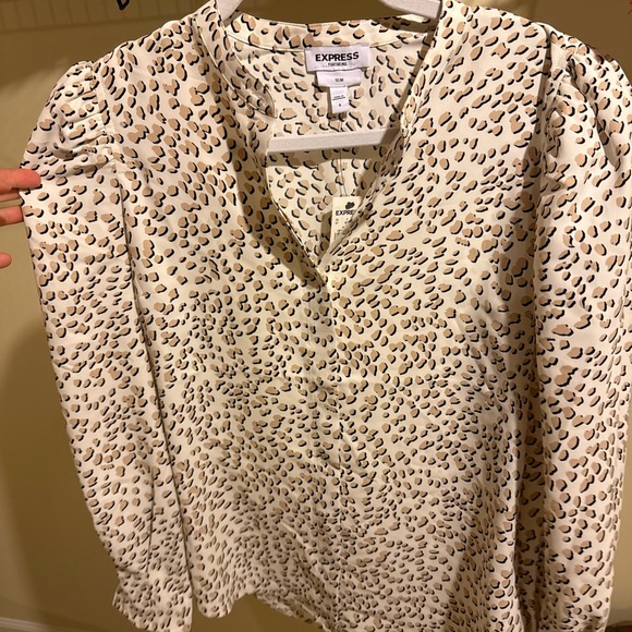 Express Cream and Black Patterned Blouse - Picture 2 of 6